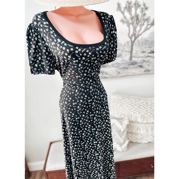 The Art of Slow Living soft Flowy floral print boho maxi dress - Picture 4 of 4